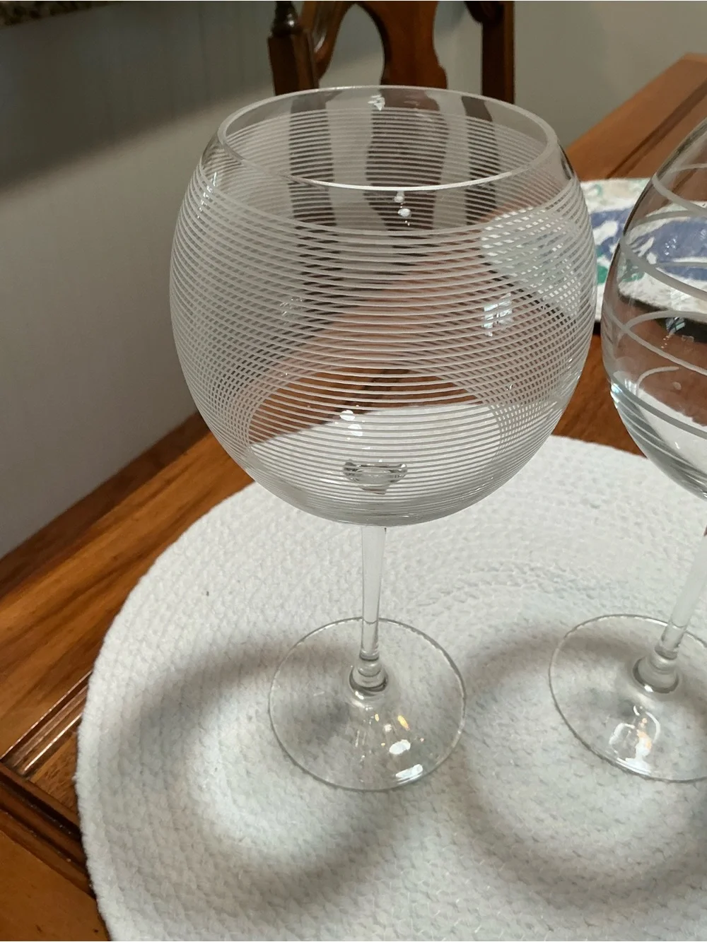 Clear Decorative Balloon Wine Glasses with Etched Stripe Pattern - Set of 2
